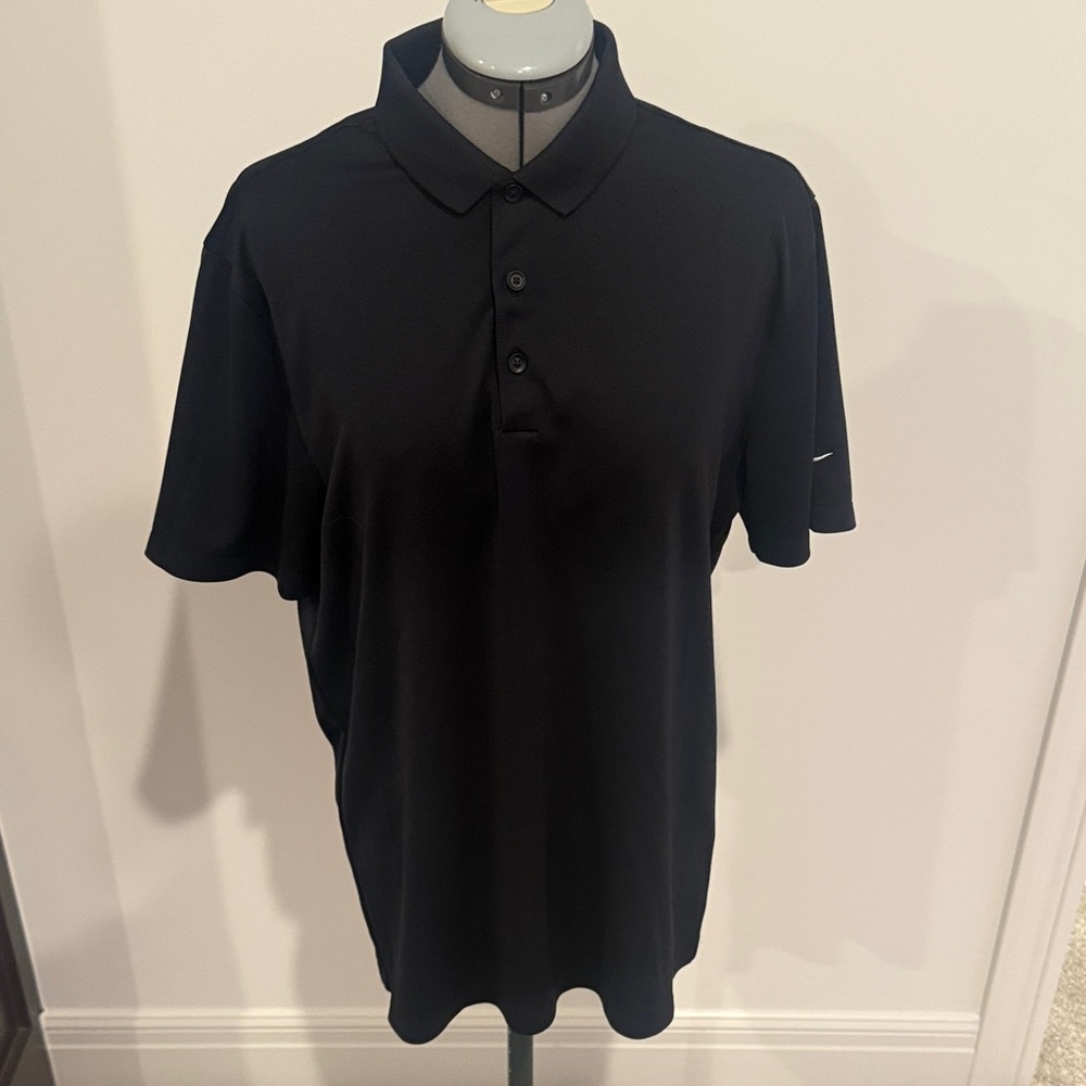 Black men’s medium Nike Dri Fit polo